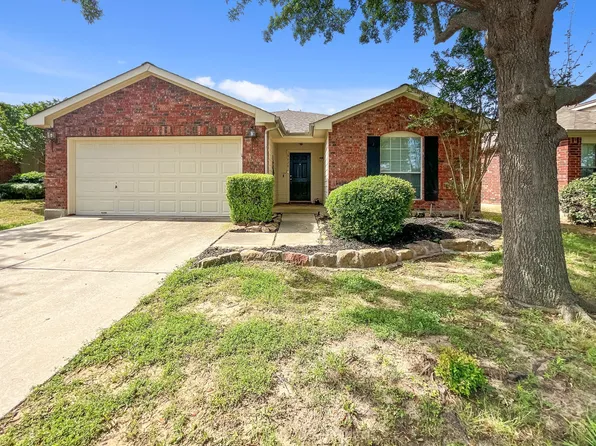 8828 King Ranch Dr, Aubrey, TX 76227