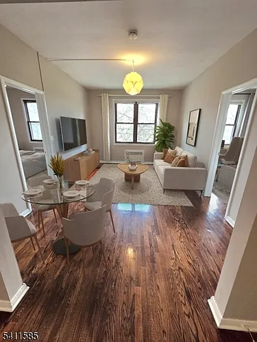 579-581 Belleville Ave #8 Photo 1