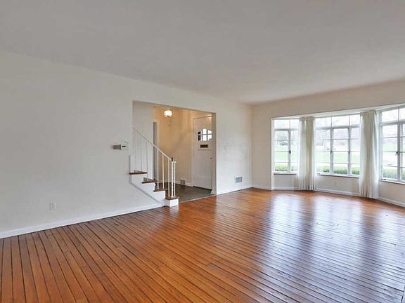5th image of 5739 Dover Ct