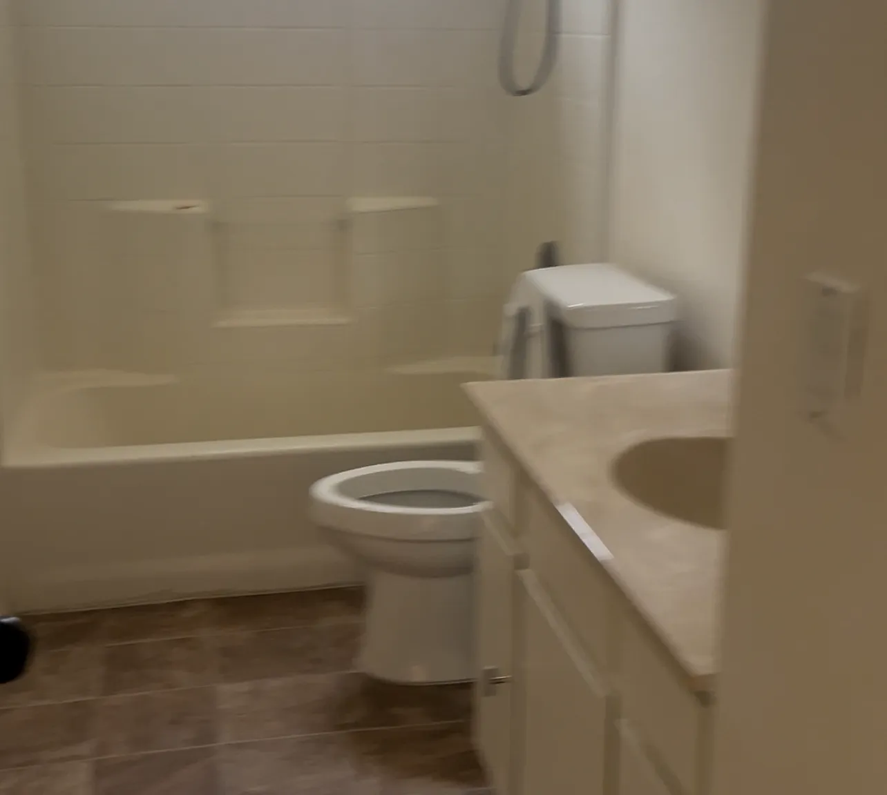 2 bed, 1000 sqft, $1,800 — Photo 4