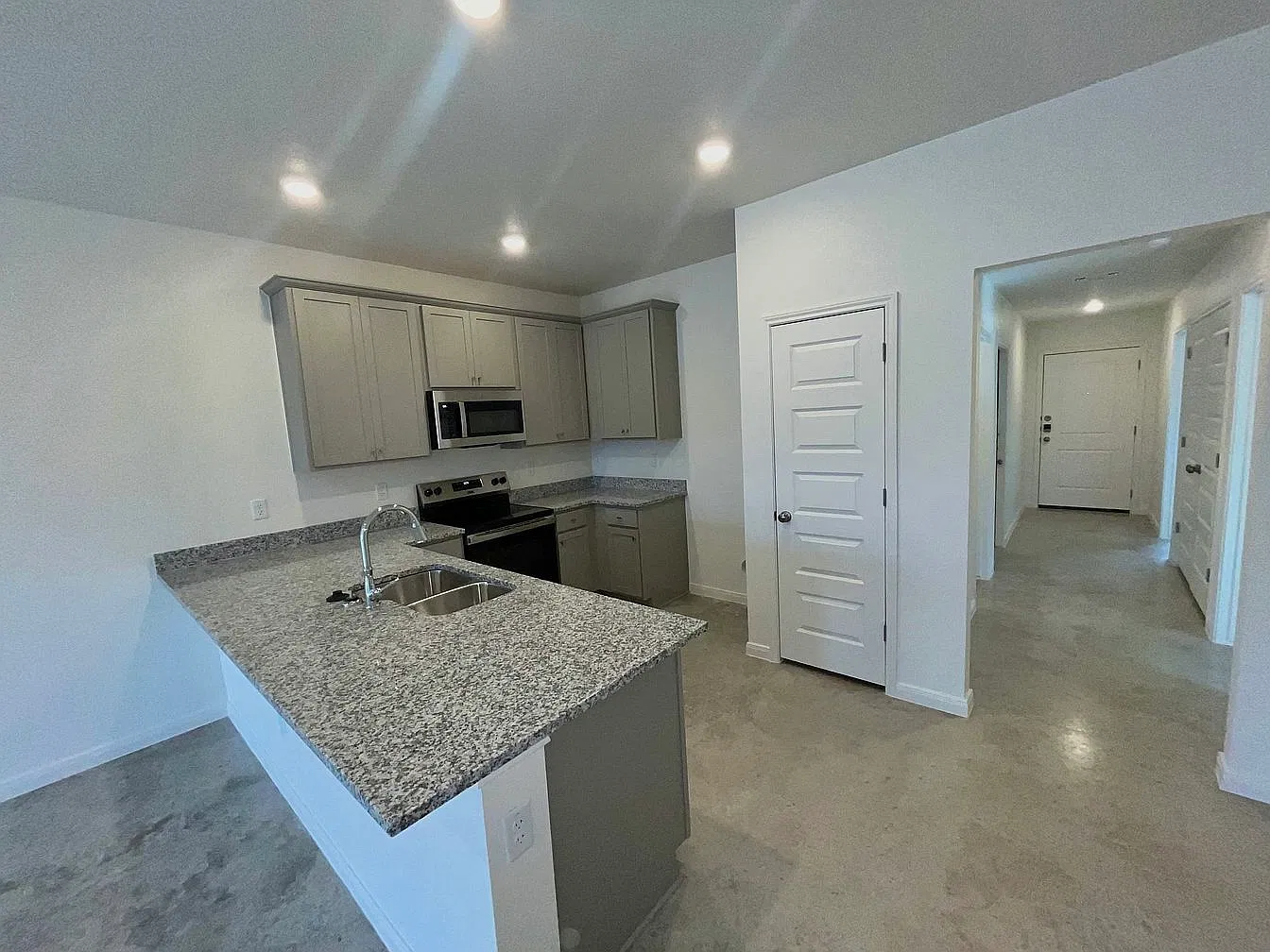 3 bed, 1175 sqft, $1,450 — Photo 4