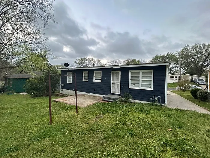 3 bed, 2.0 bath, 1000 sqft, $1,100 — Photo 3