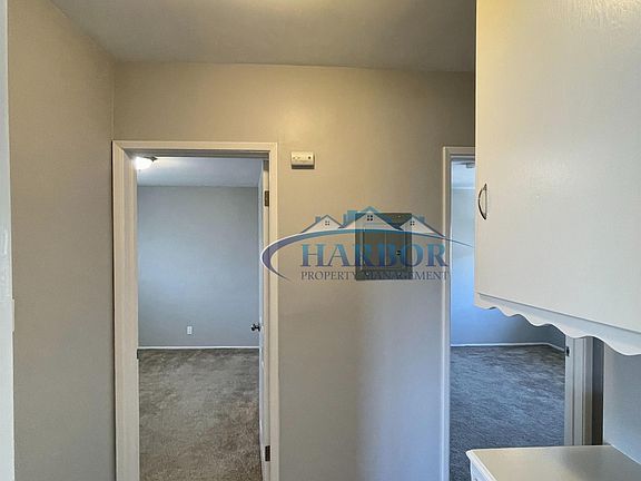 3rd image of 920 W 26th St APT 5