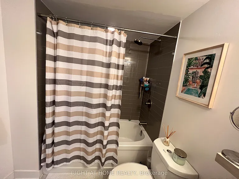 411 Mackay St #601 — Photo 7