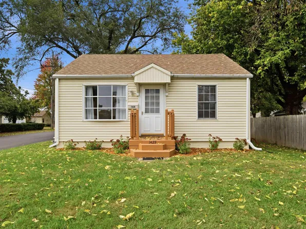 1429 S 6th St, Pekin, IL 61554