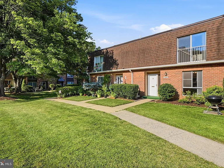3695 Persimmon Cir — Photo 3