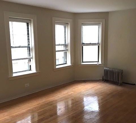 2nd image of 6927 S Oglesby Ave