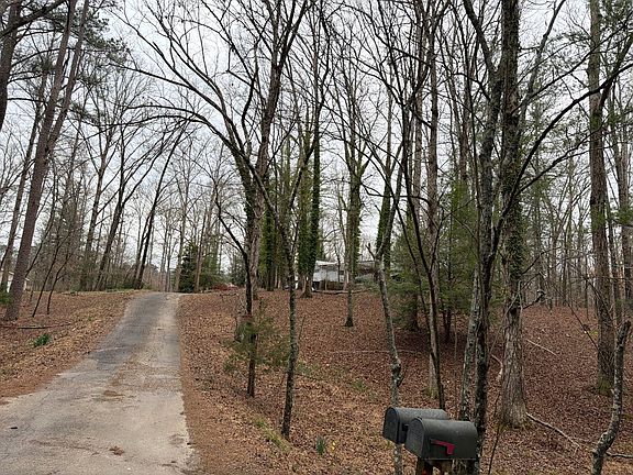 4th image of 1 Terry Ln SW