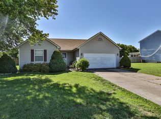 7096 Country Walk Dr, Franklin, OH 45005