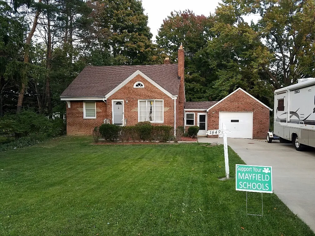 3 bedroom Bungalow with finished basement.. — Photo 1