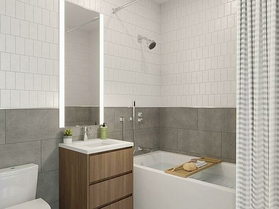 4th image of 2121 31st St #5F