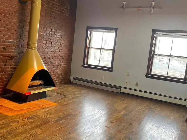 46 Warren St #D — Photo 8