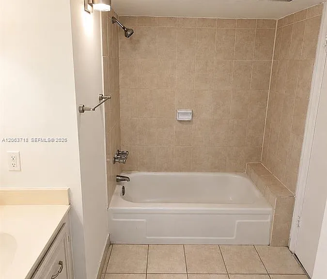 3101 Oakland Shores Dr #H203 — Photo 9