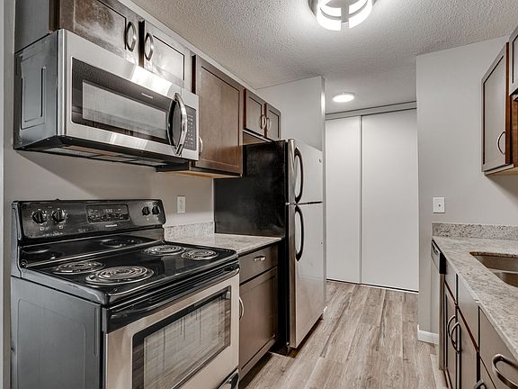 5th image of 9985 Butternut St NW #9975-311