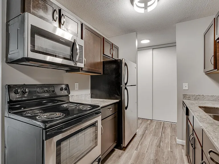 Garden Oaks Apartments — Photo 40