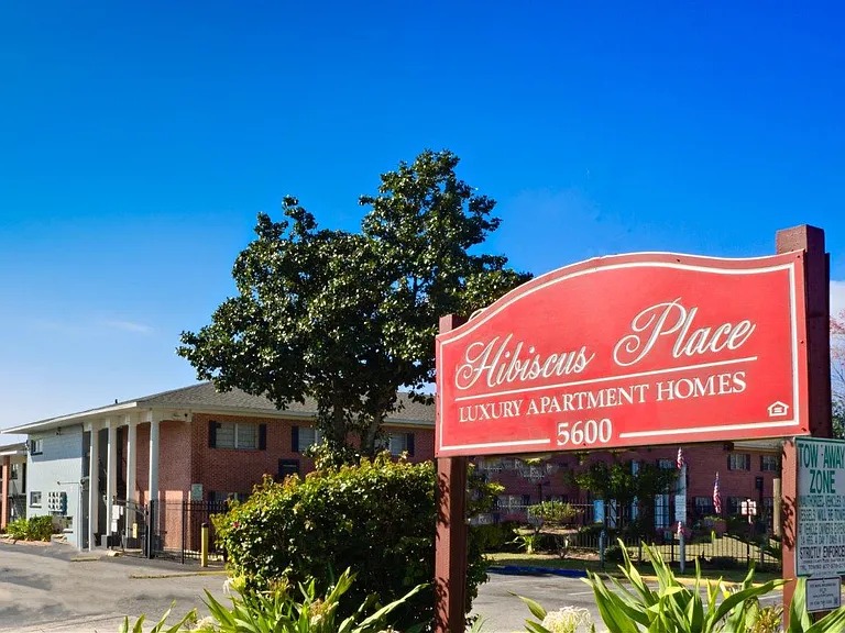 Hibiscus Place Apartments — Photo 15