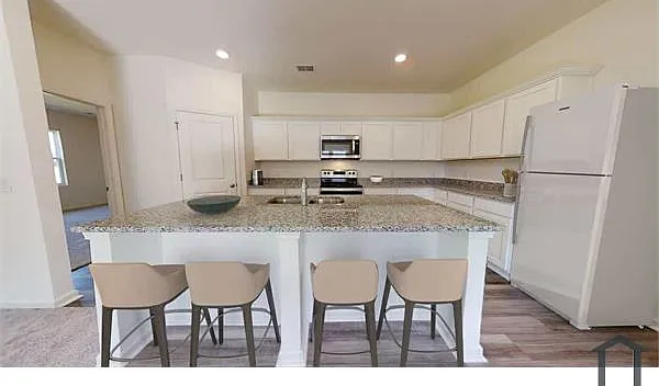 4925 McCoy Dr — Photo 4