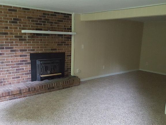 5th image of 616 Rocky Hill Rd