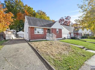 118 Krakow St, Garfield, NJ 07026