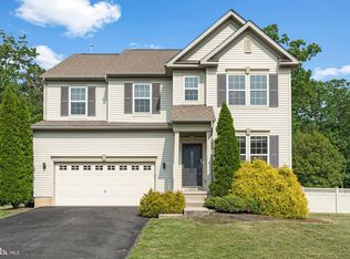 420 Huntingdon Dr, Williamstown, NJ 08094