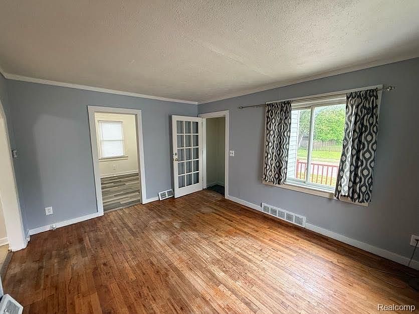 664 Melrose St, photo 4