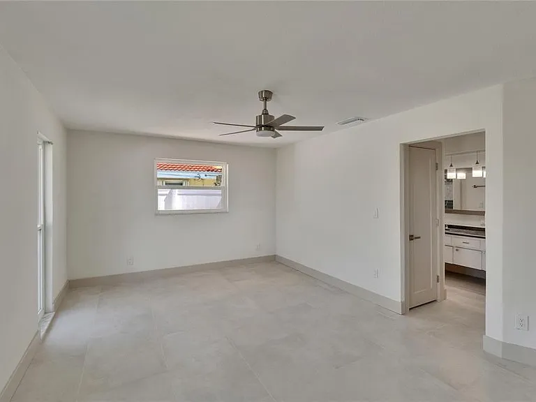 1492 Sea Gull Dr S — Photo 4