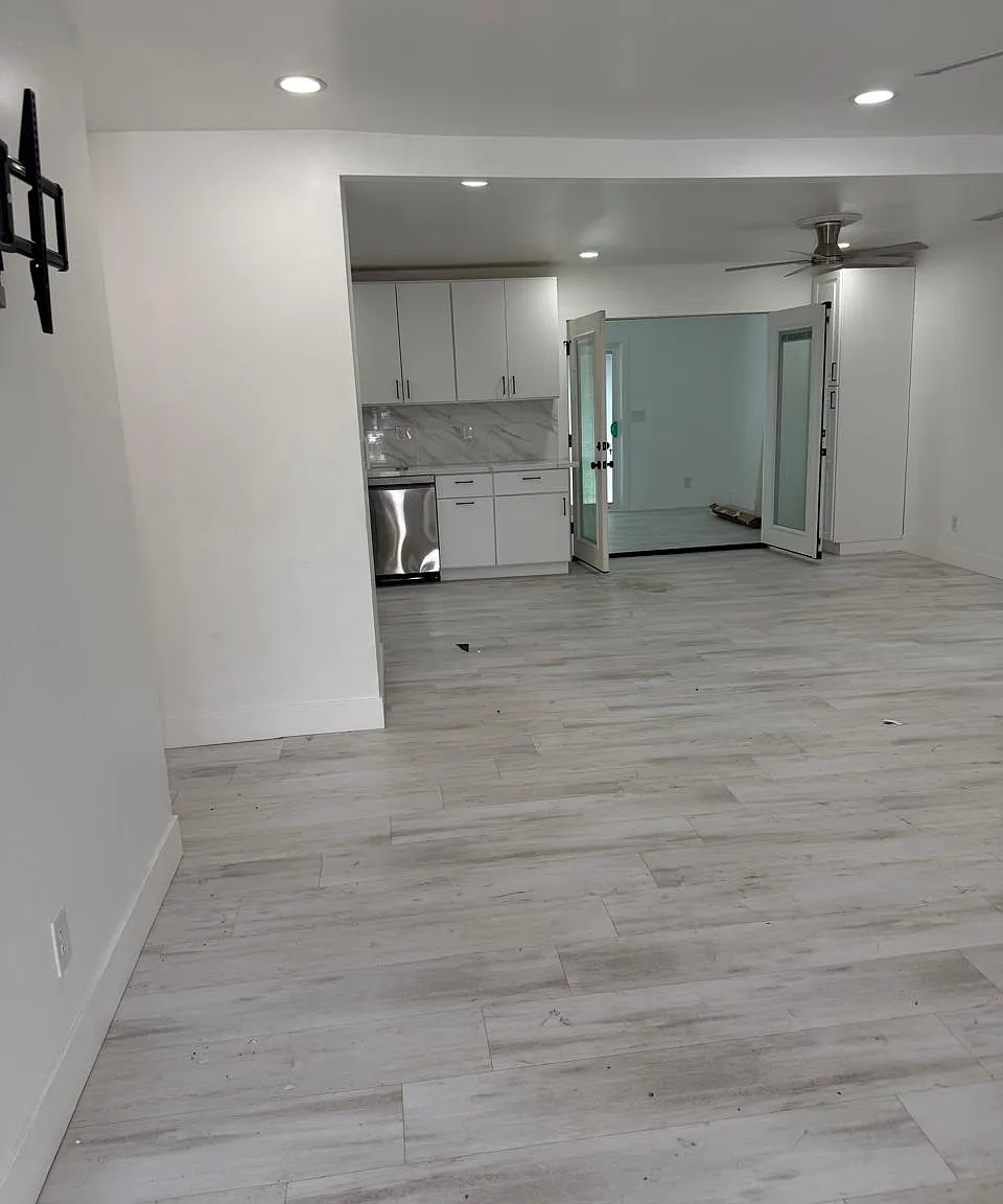 4 bed, 1705 sqft, $4,600 — Photo 2