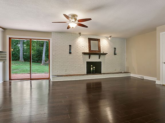 Formal Living or Eating Area