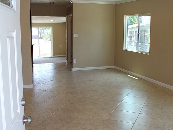 3rd image of 9951 Elwood Ave