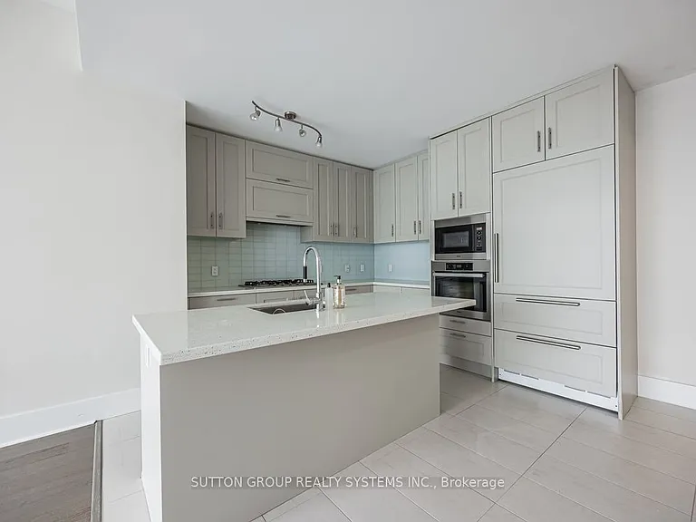 29 Queens Quay E #1008 — Photo 8