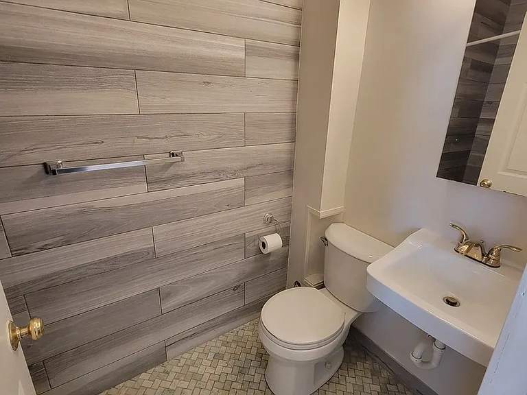 802 Dempster St #1A — Photo 17