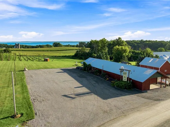 511 Hansen Point Rd, Penn Yan, NY 14527
