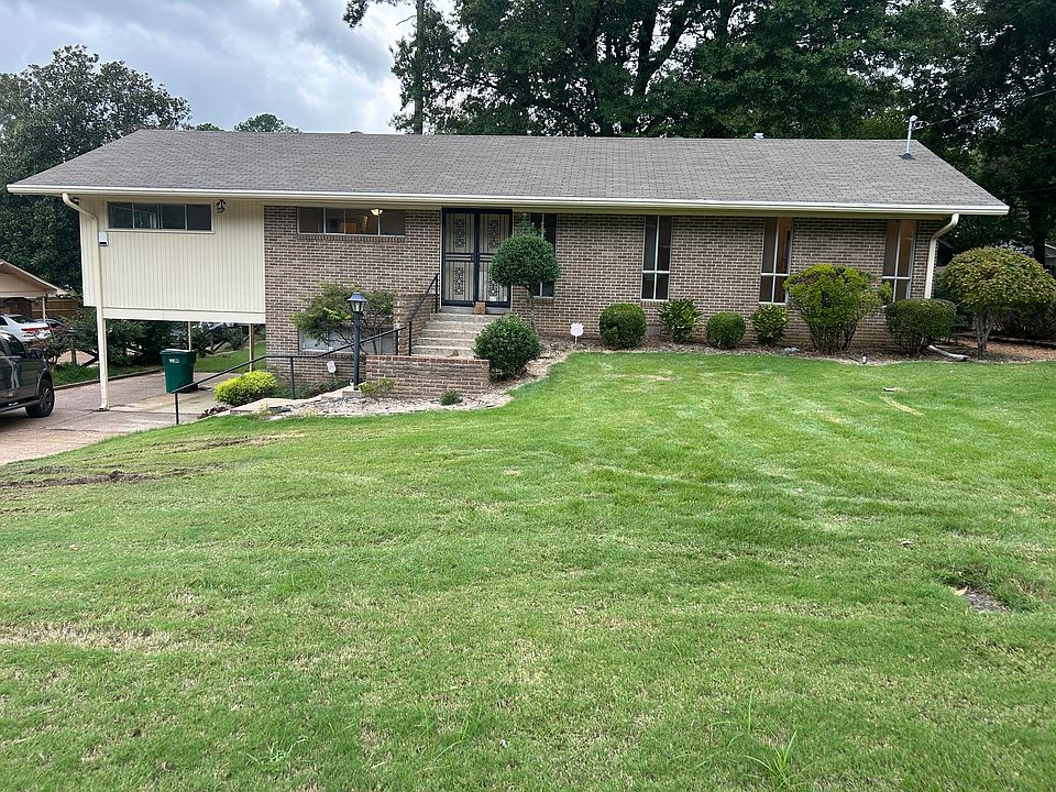 1st image of 595 Russell Rd