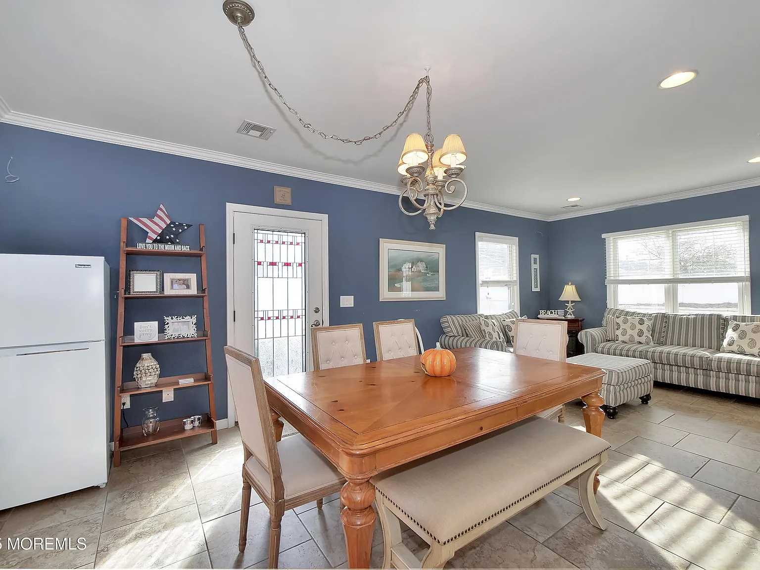 5 bed, 2936 sqft, $5,000 — Photo 2