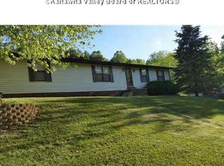 950 Dairy Rd, Poca, WV 25159