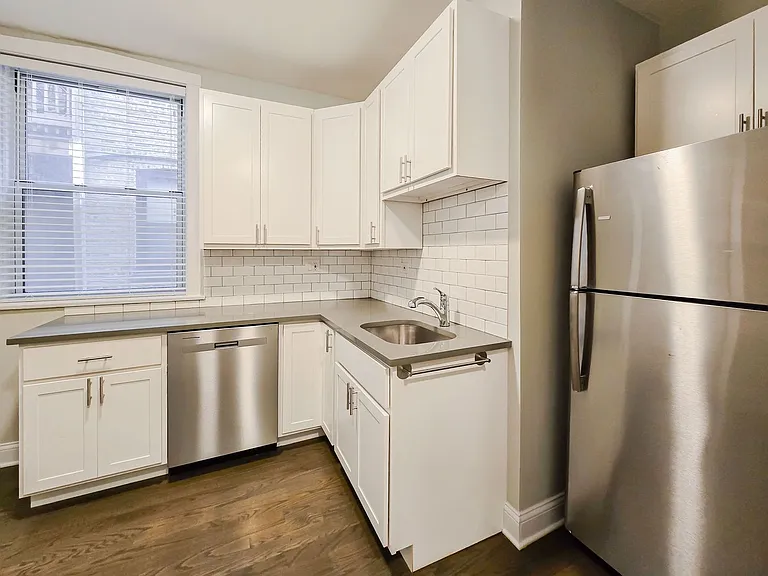5055-61 N. Damen — Photo 22