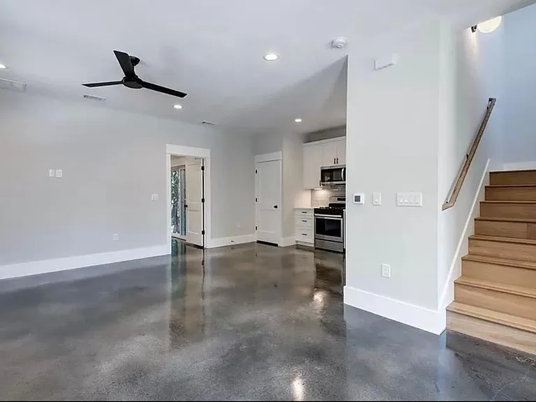 902 Taulbee Ln — Photo 6