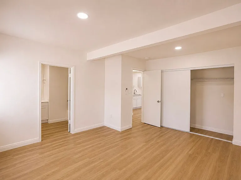 4723 Arlington Ave — Photo 14