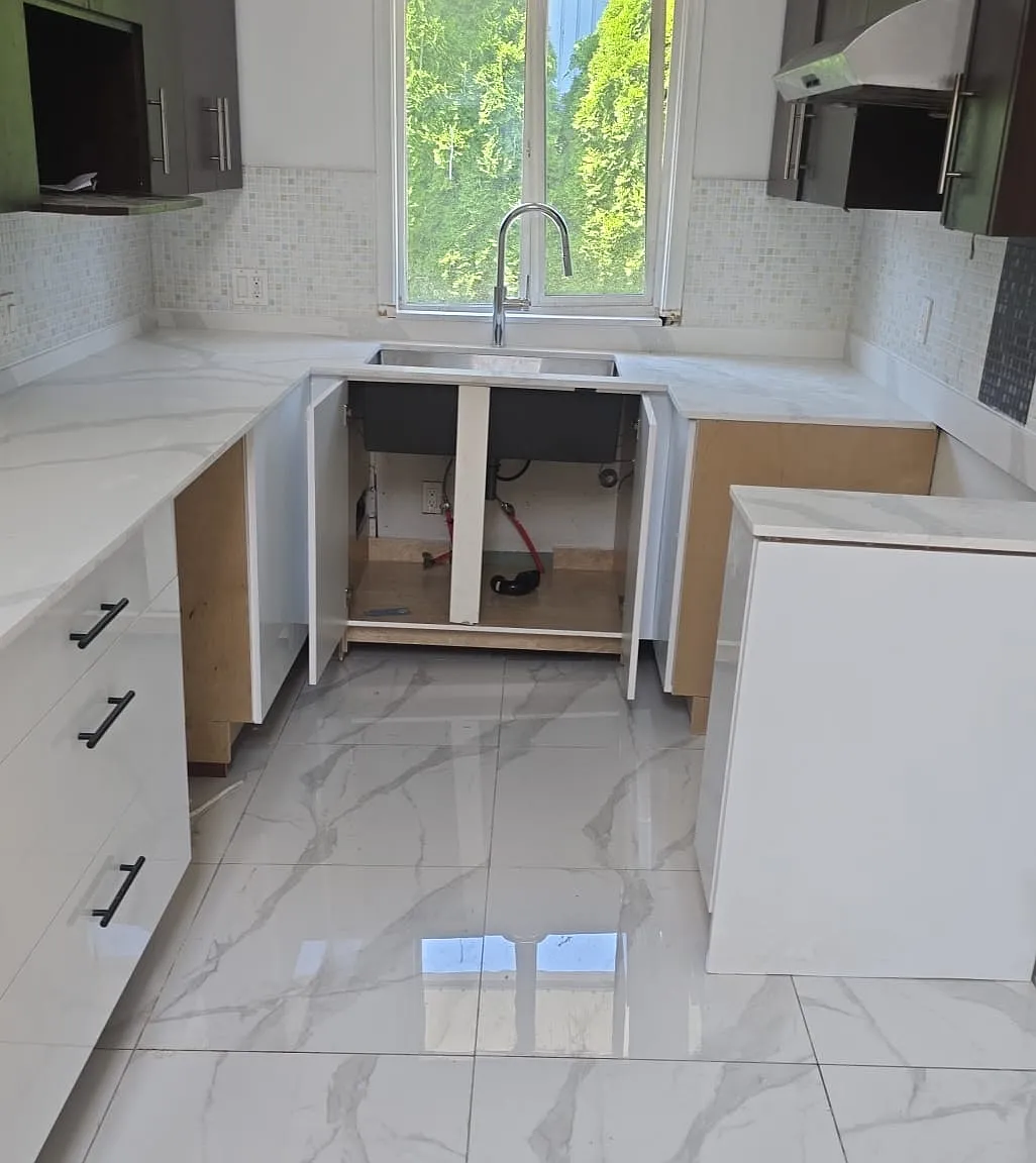 6 bed, 2316 sqft, $1,000 — Photo 4