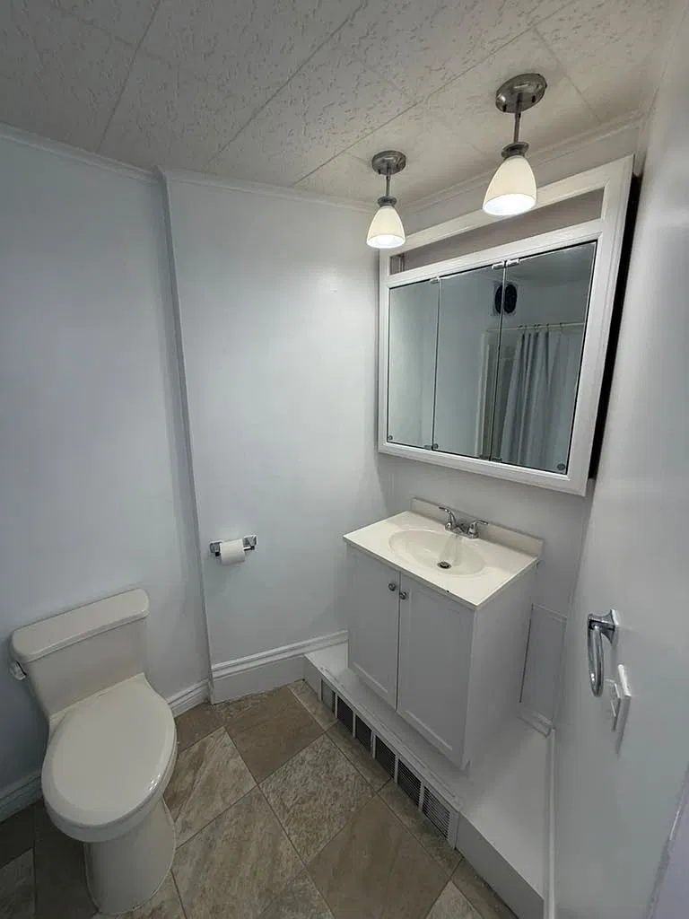 4 bed, 1272 sqft, $1,700 — Photo 2