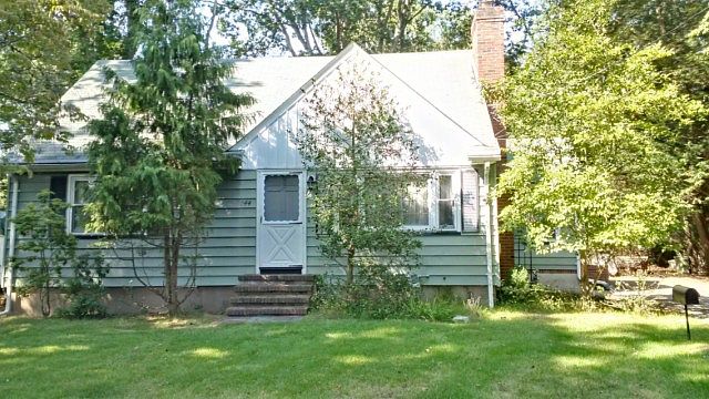 1st image of 744 Tiffany Ave