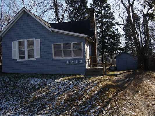 2nd image of 1216 Maple St
