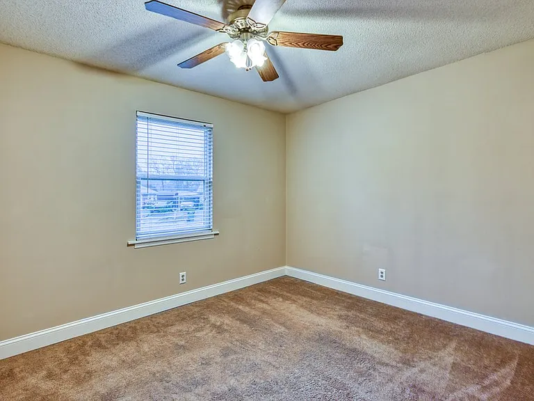 503 Pinecrest Ct — Photo 8
