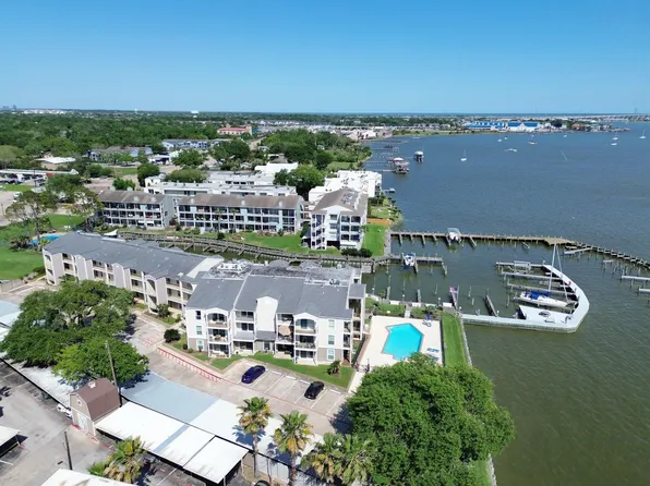 205 Yacht Club Ln #205, Seabrook, TX 77586