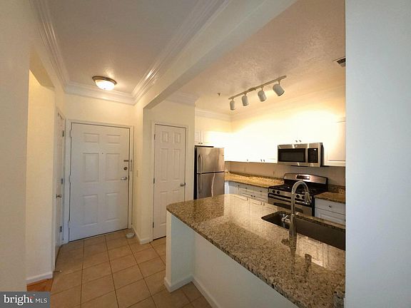 3rd image of 7 Booth St Unit 308