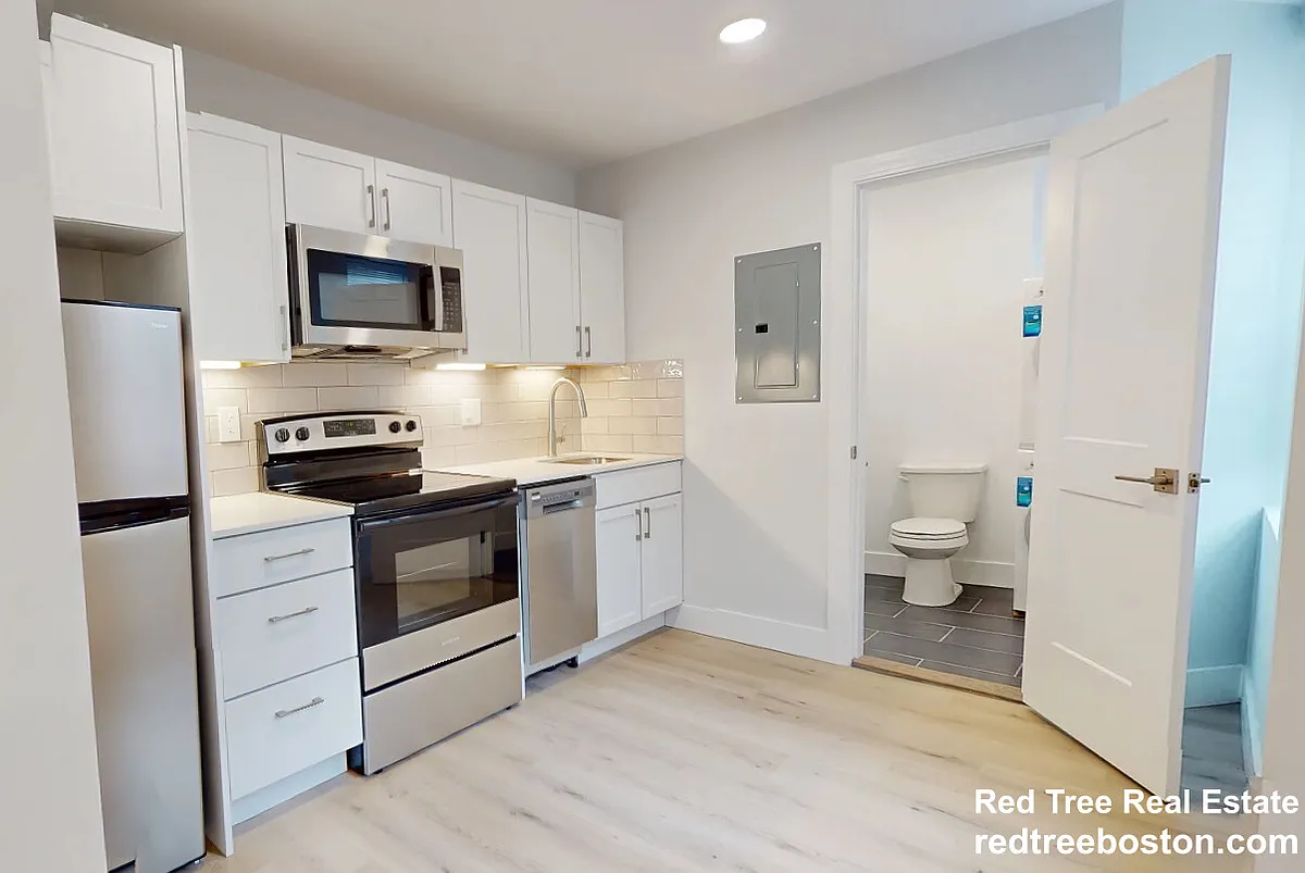 Building Photo - 9 Myrtle St #19