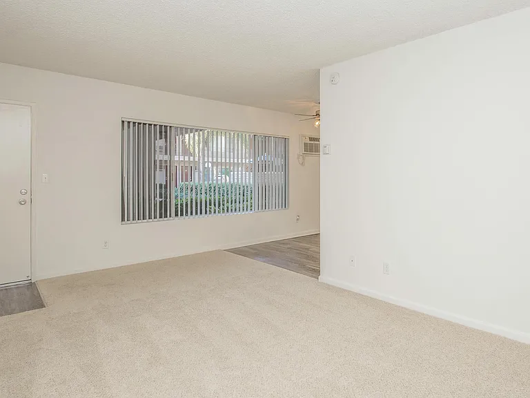 Casa Madrid Apartment Homes — Photo 13