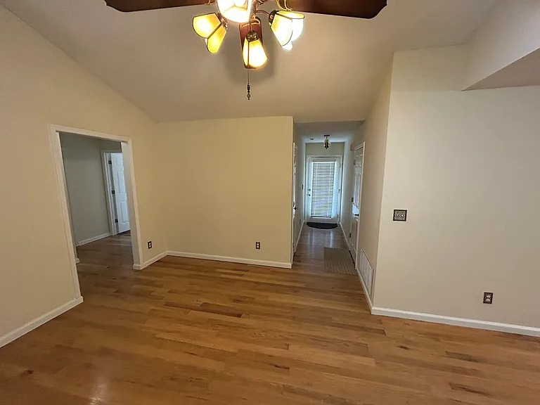 4043 Sharon Woods Dr — Photo 2