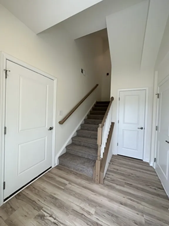 3 bed, 3.0 bath, 2325 sqft, $3,000 — Photo 3