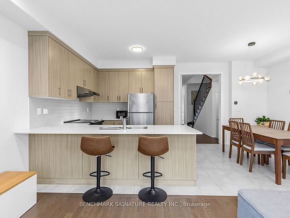 3rd image of 163 Tempel St